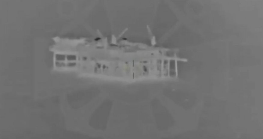 Ukrayna Qara dənizdə Rusiyaya məxsus qaz qurğusunu vurub, 40-a yaxın heyət üzvü ölüb