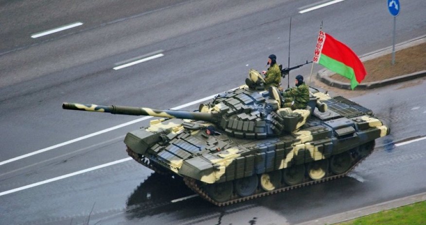 Belarus ordusu tankları Ukrayna sərhədinə yığır