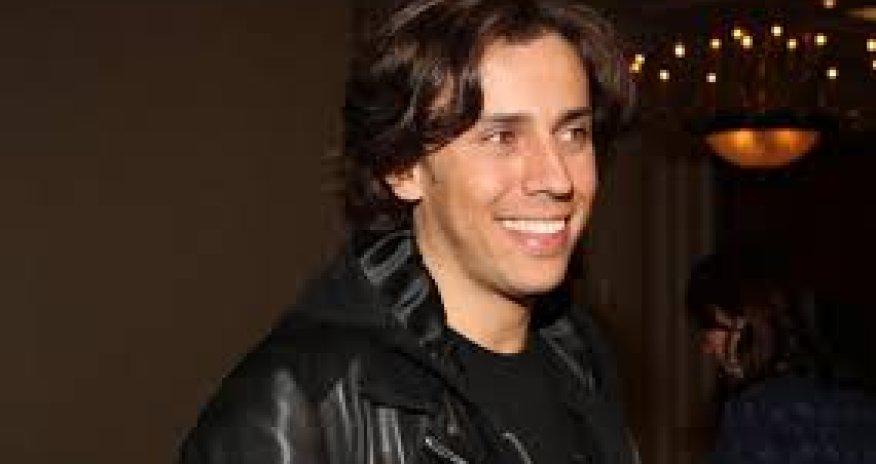 Tamaşaçı şoumen Maksim Qalkini təhqir edib