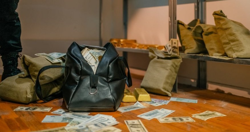 Nardaranda evdən 20 min manat oğurlanıb