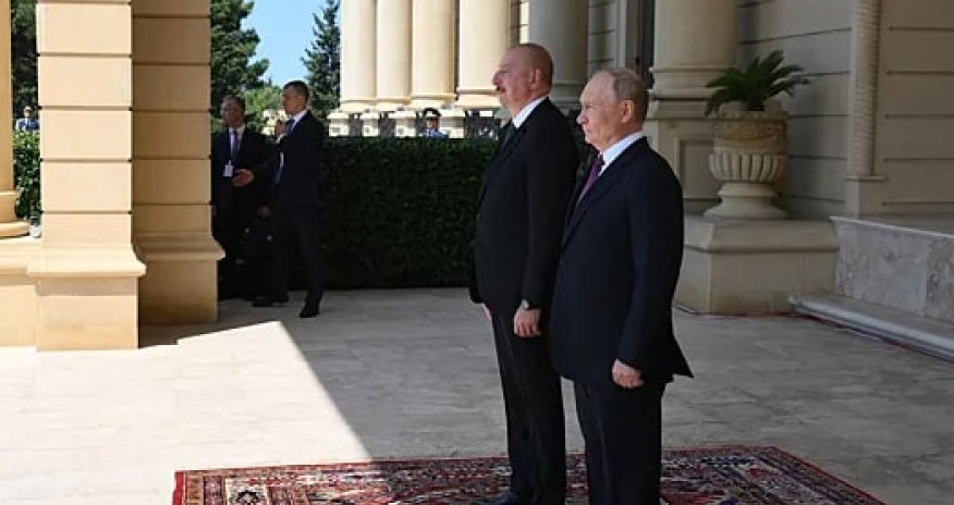 Чем угощали Путина в Баку?