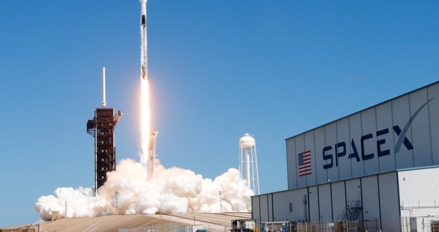 “SpaceX” yeni internet-peyklər qrupunu orbitə çıxarıb