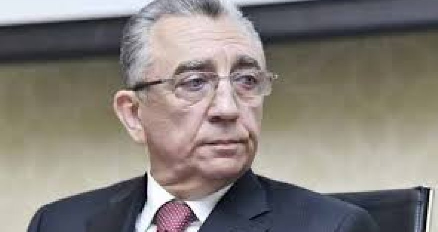 Eldar Əzizov müşavirə keçirib