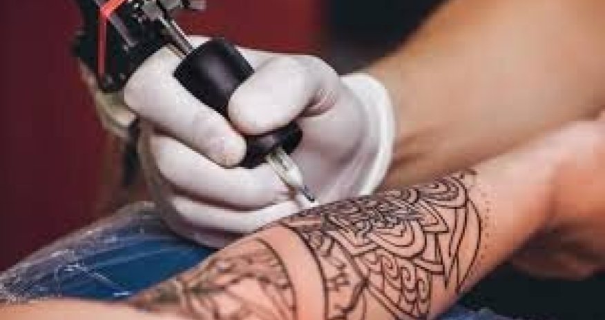 Bədəninin 99%-dən çoxunu döymə etdirib Ginnesin Rekordlar kitabına düşdü