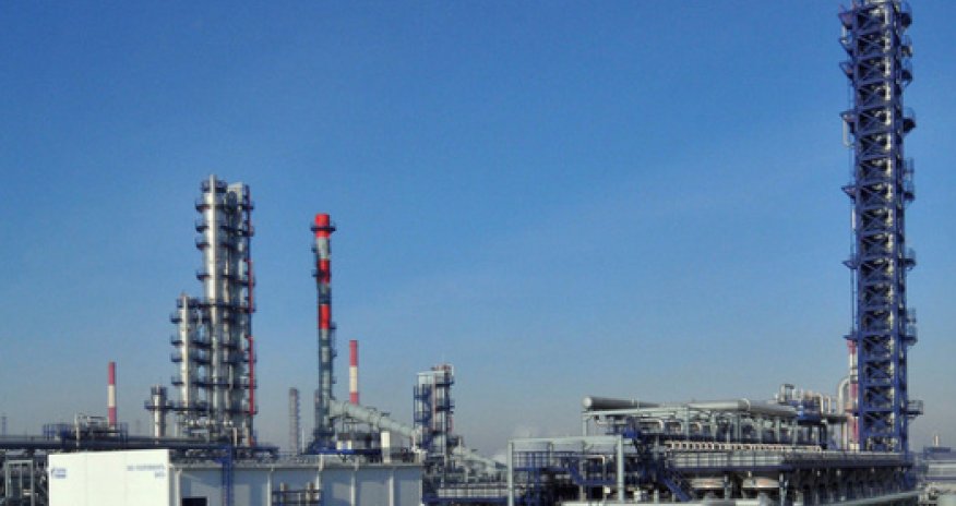 Взрыв на крупнейшем нефтезаводе в России
