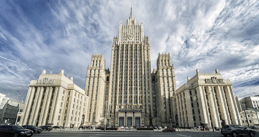 Russian Foreign Ministry: France pursuing hypocritical colonial policy, has no right to dictate terms to others