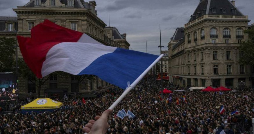 Fransada Makrona qarşı etiraz aksiyası keçirilir