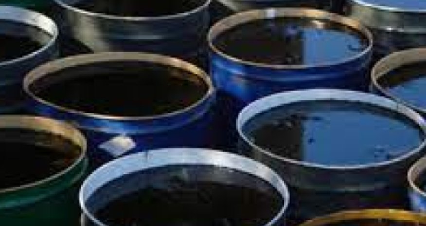 Китай скупает подешевевшую нефть