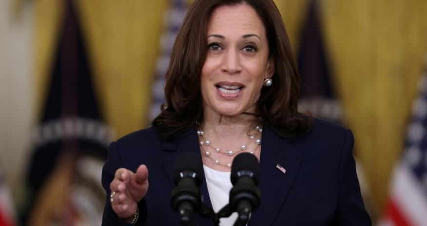 Харрис настаивает на еще одних дебатах с Трампом 