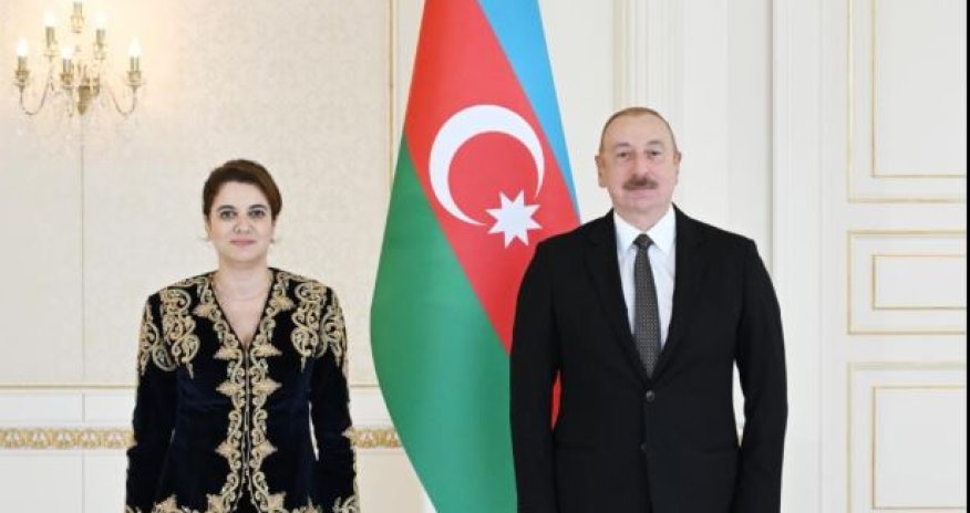 Prezident Əlcəzairin  yeni səfirinin etimadnaməsini qəbul edib