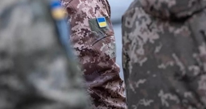 Silahsız Ukrayna əsgəri 