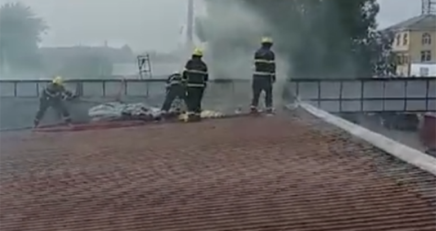 Sabirabadda ticarət mərkəzi yanıb - Video