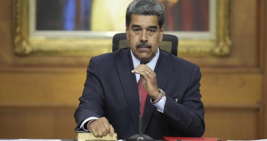 Европарламент призвал выдать ордер на арест Мадуро