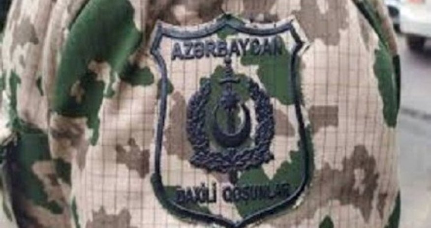 Yevlaxda hərbçilərin olduğu avtomobil qəzaya düşüb