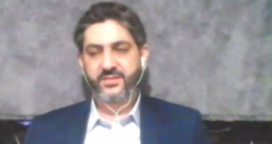 Jurnalist canlı yayım zamanı yaralanıb