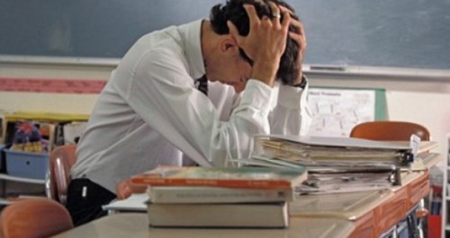 Şagird rus dilində danışdı deyə döyüldü - Müəllim həbs olundu