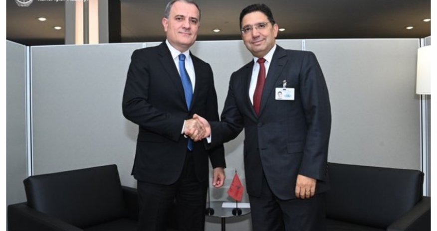 Джейхун Байрамов провел встречу с министром иностранных дел Марокко