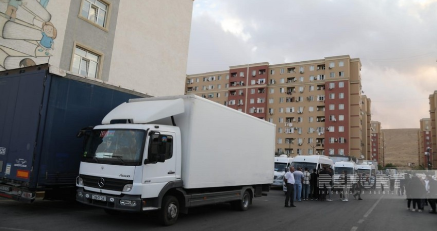 В Джебраил выехала очередная группа бывших вынужденных переселенцев