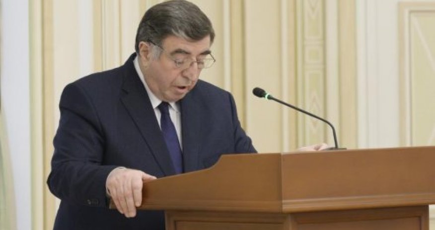 Əhməd Əhmədzadə baş nazirin köməkçisi təyin edilib