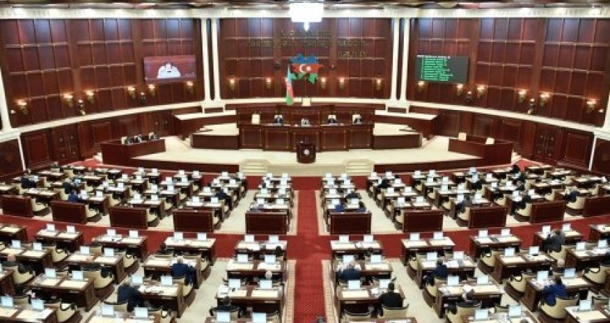 Milli Məclisin iclası başlayıb - Bu gün yeni hakimlər təyin olunacaq