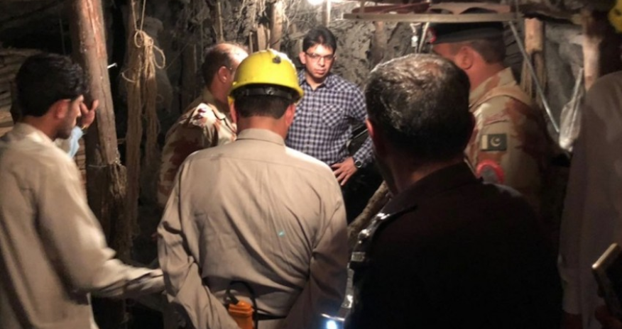 В Пакистане десятки человек погибли при нападении боевиков на угольной шахте