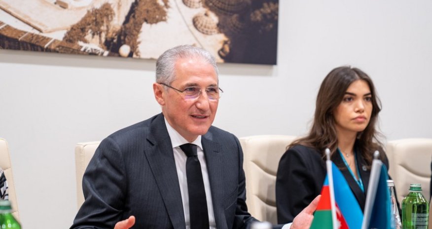 Muxtar Babayev fransalı nazirlə görüşüb