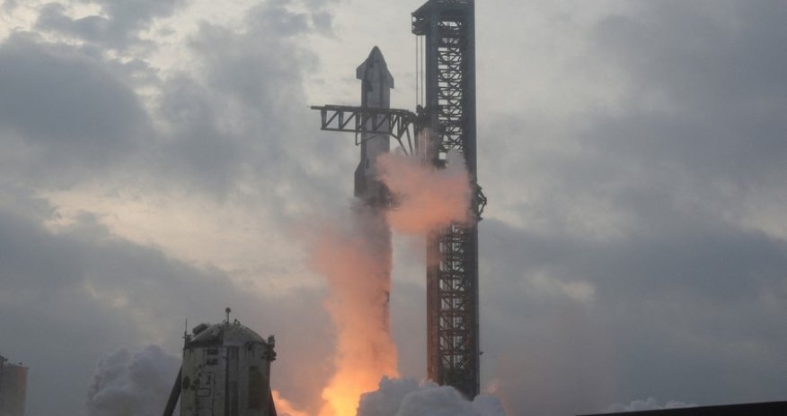 SpaceX впервые осуществила контролируемое возвращение ракеты Super Heavy