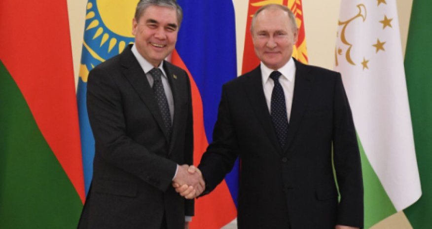 Надменность россиян и осторожность туркменов в прошлом