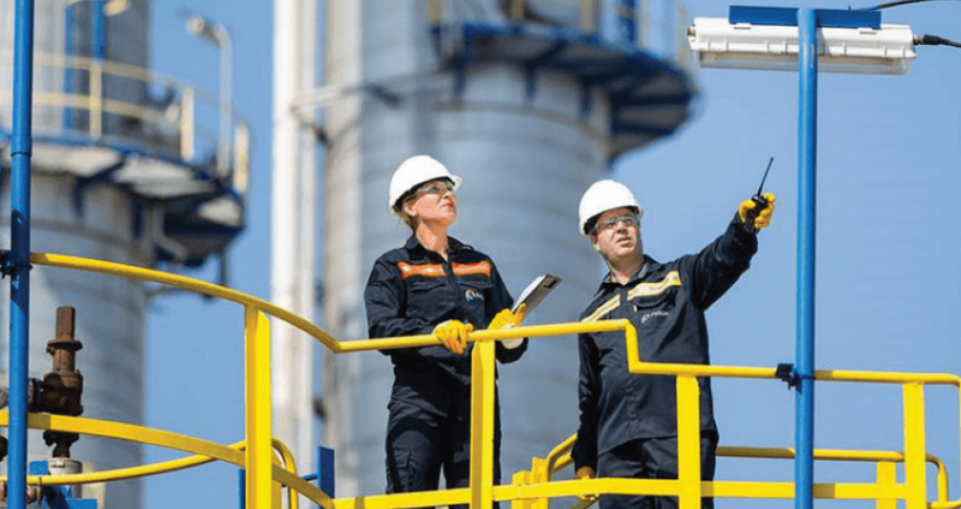 Neft-qaz sektorunda çalışanların sayı açıqlanıb