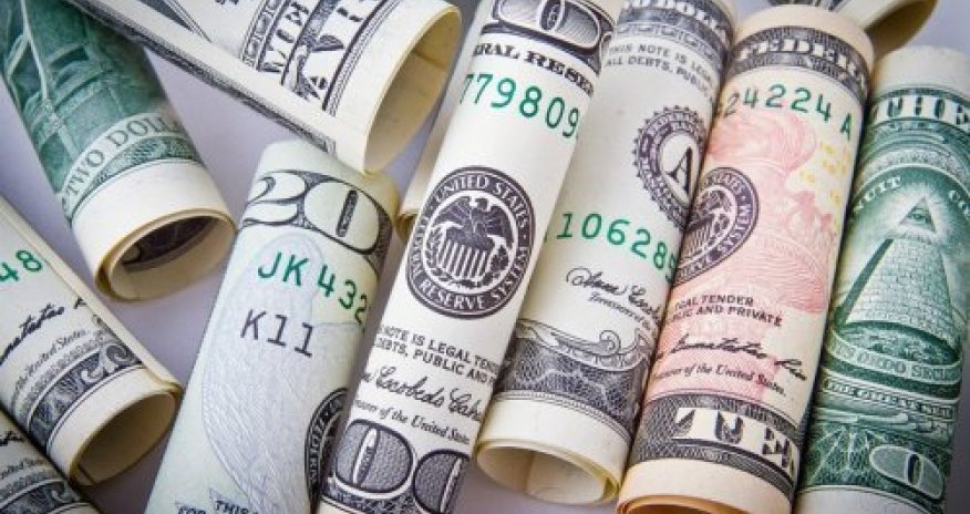 Banklar hərracda dollar alışını azaldıb - Rəsmi