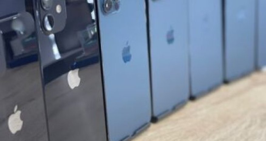 В сети появились первые изображения макетов iPhone SE 4 Plus