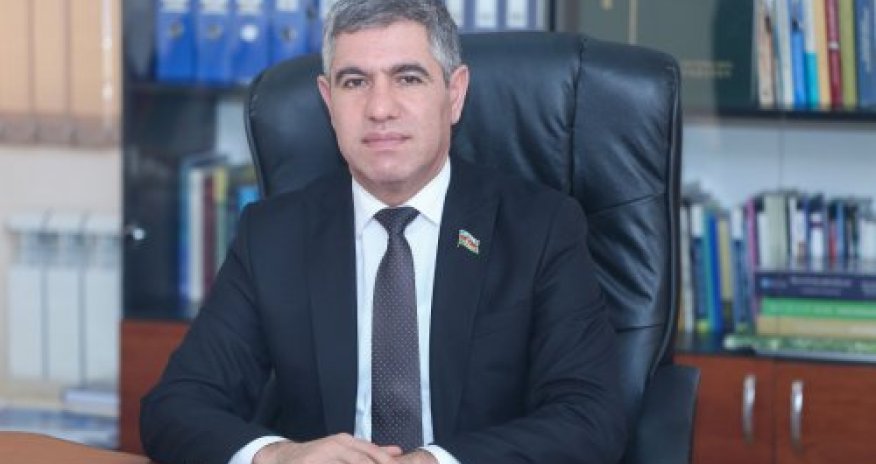 Deputat bələdiyyələrin hesabatlılığının məcburi olmasını təklif edib