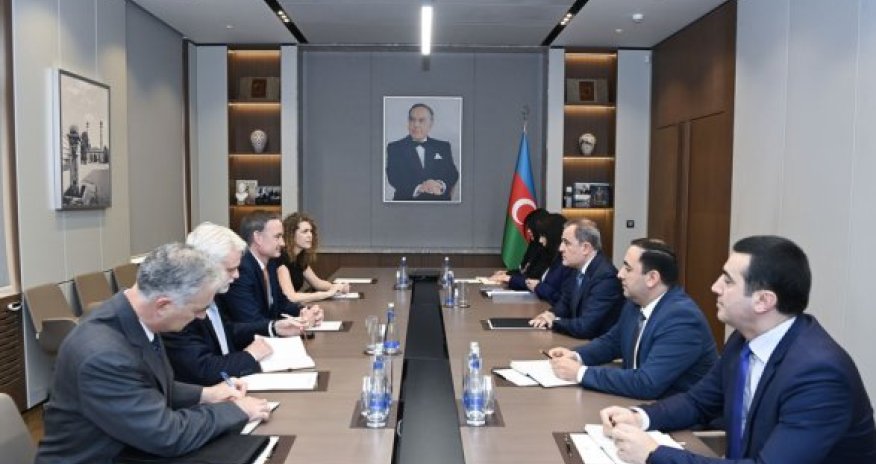 Ceyhun Bayramov ABŞ prezidentinin köməkçisi ilə görüşüb