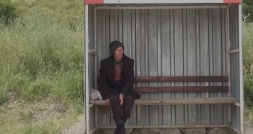 24 ildir dayanacaqda sevdiyi qadını gözləyir