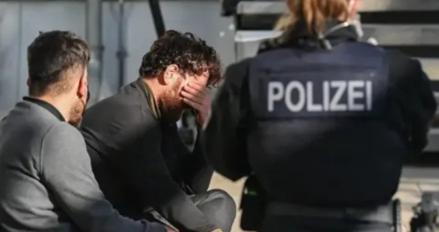 Almaniyada 4 minə yaxın miqrant ölkəyə buraxılmayıb