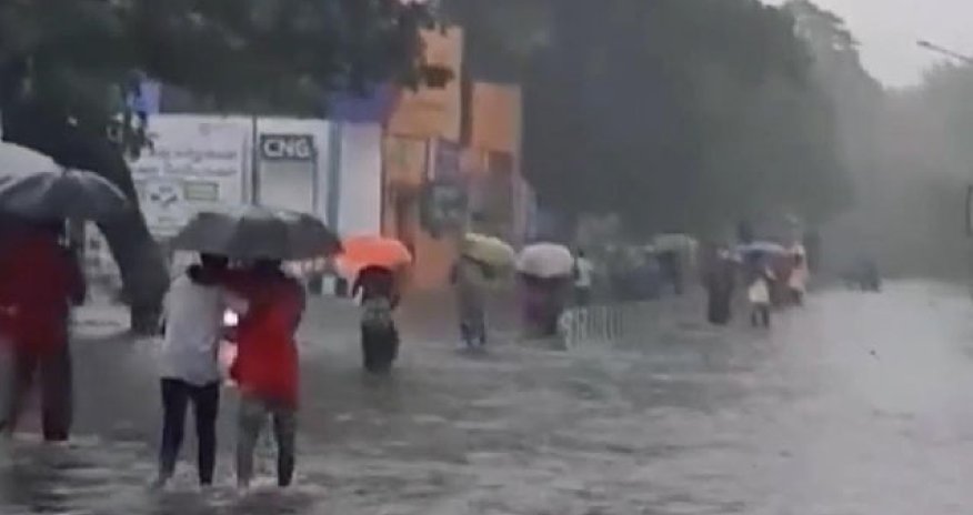 Hindistanda fırtınaya görə 600 min insan təxliyə edilib