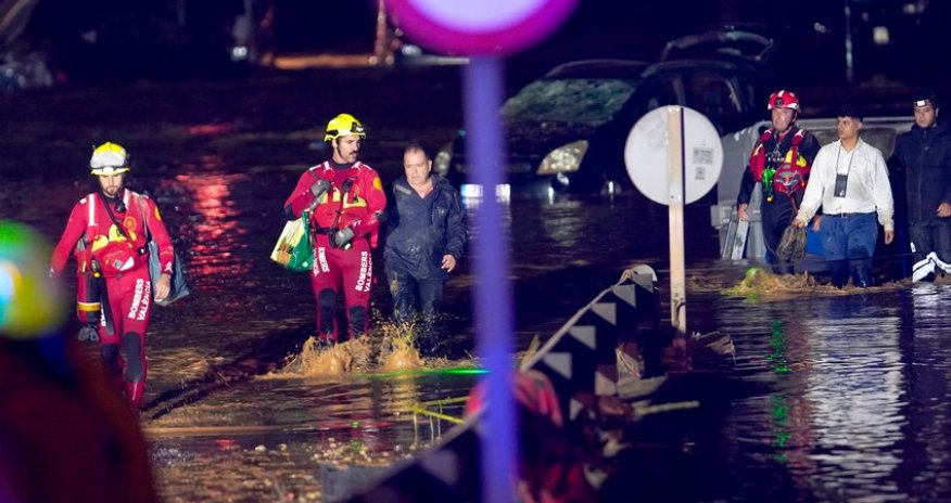 В Испании объявлен трехдневный траур по жертвам наводнения