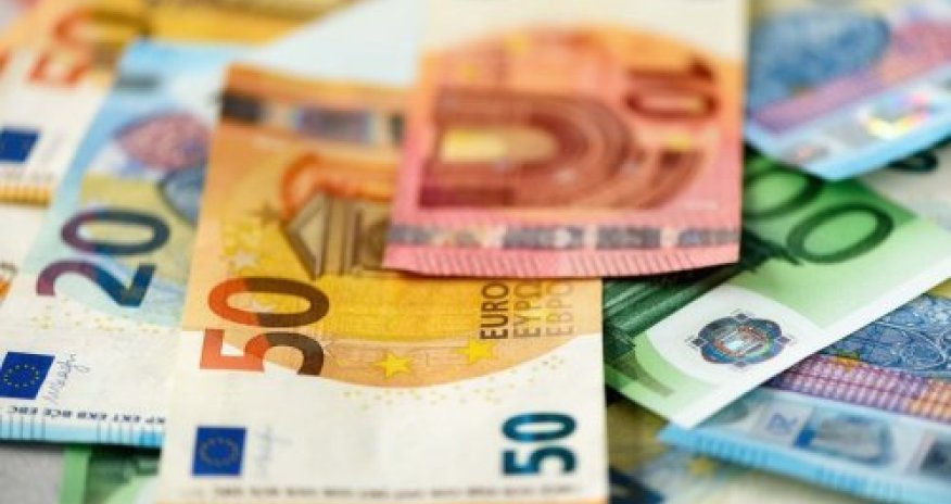 Avro və rubl bahalaşıb - Məzənnə