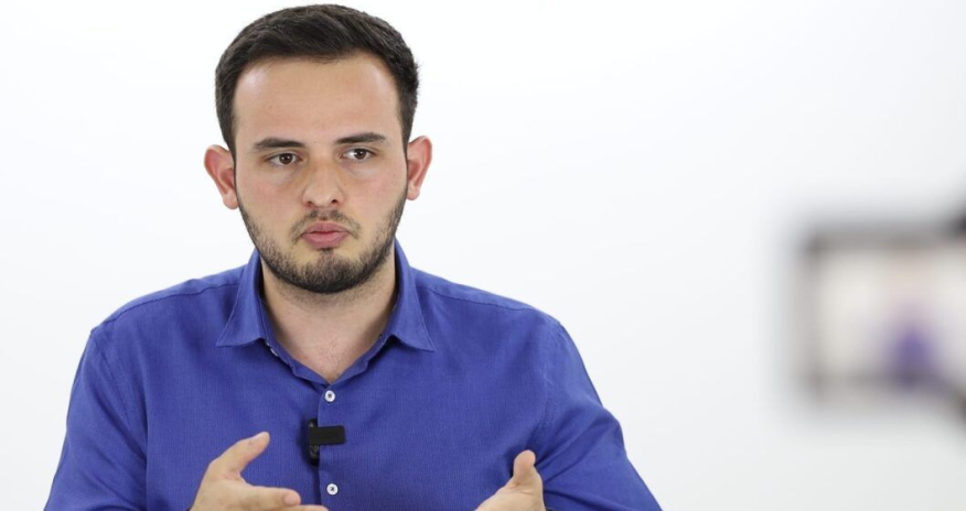 Azadlıq radiosunun prezidenti iqtisadçı jurnalisti azad etməyə çağırıb