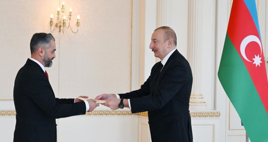 Президент Ильхам Алиев принял верительные грамоты новоназначенного посла Албании в Азербайджане