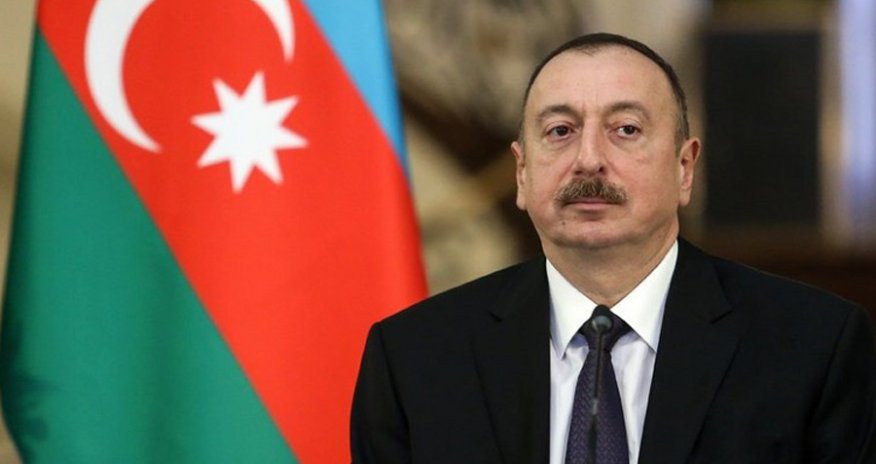 Ильхам Алиев поздравил президента Алжира
