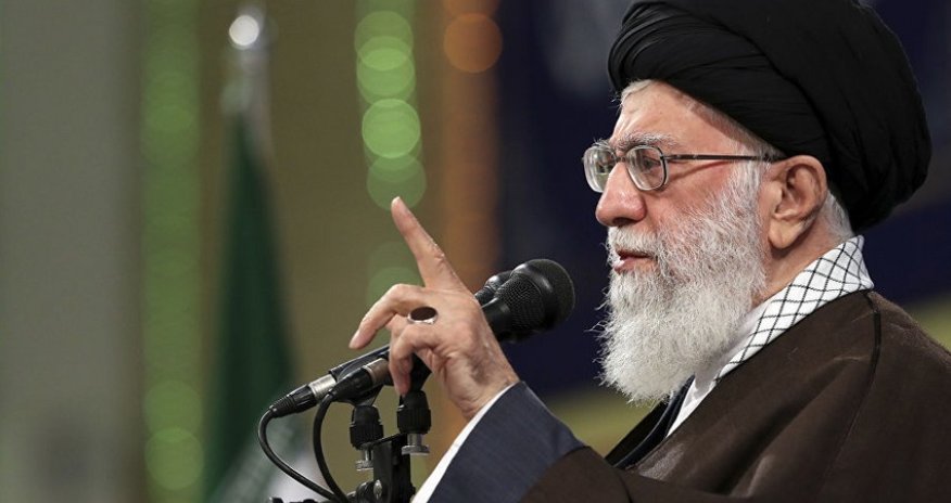 Xameneyi İsraili və ABŞ-ı “sarsıdıcı cavab” ilə hədələyib