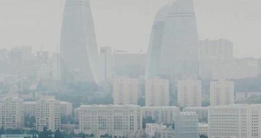 В Баку наблюдается сильный туман