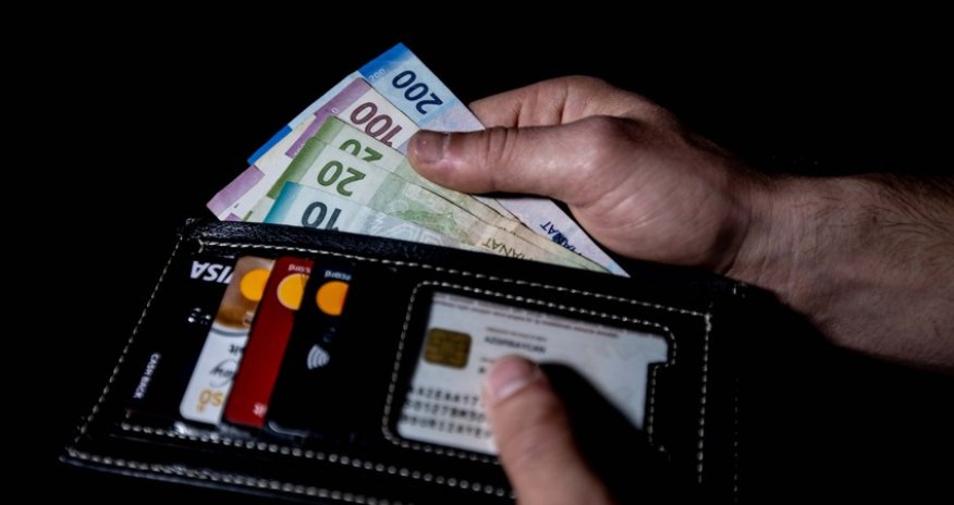 Средняя зарплата в Баку выросла на 7,2%