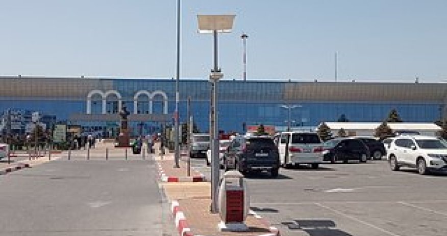 Аэропорт Махачкалы приостановил работу из-за возможной атаки беспилотников