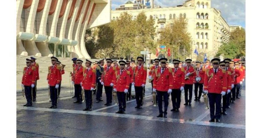 В Баку начался торжественный марш по случаю Дня Победы