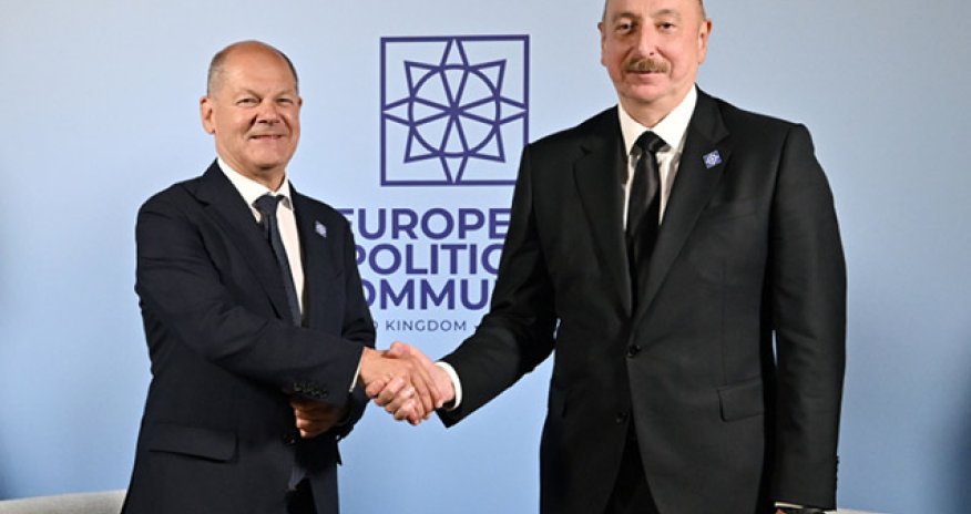 Олаф Шольц позвонил президенту Ильхаму Алиеву