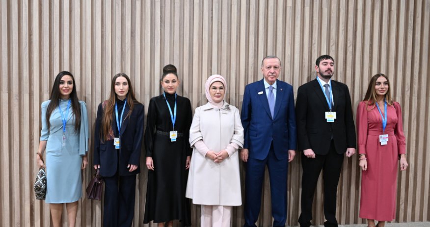 Ərdoğan və xanımı Prezidentin ailə üzvləri ilə görüşüb