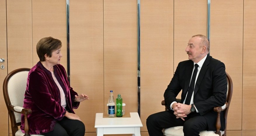 İlham Əliyev Bakıya gələn dövlət rəsmiləri ilə görüşür -Yenilənir