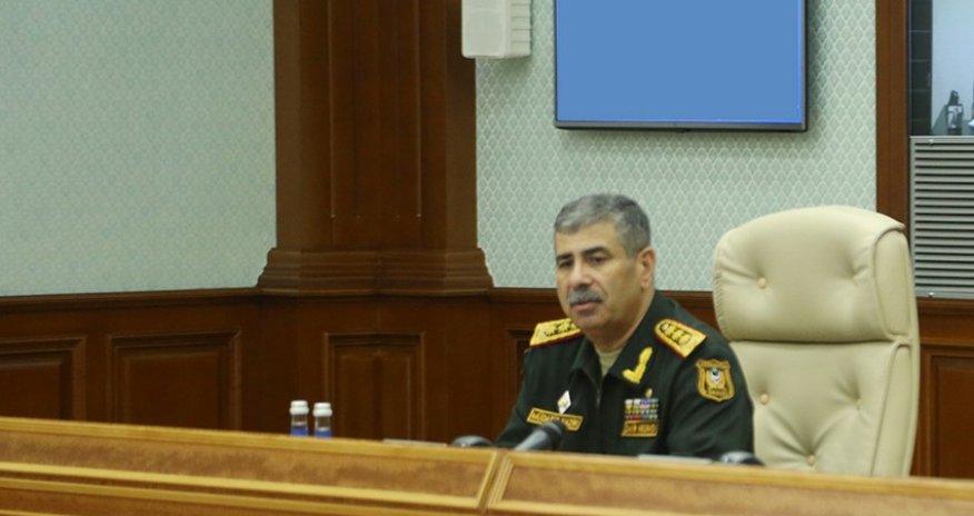 Nazir ordunun döyüş hazırlığı ilə bağlı konkret tapşırıqlar verib